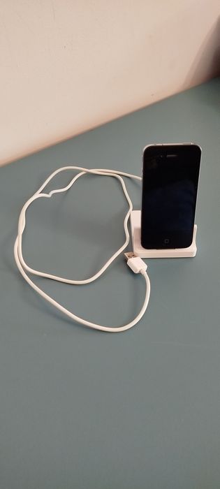 iPhone 4S. IOS7. Bez simlocka. Stan bardzo dobry.