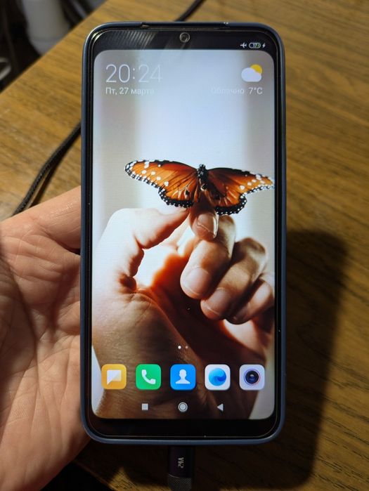 Смарфон телефон Xiaomi Redmi 7 (4/64)