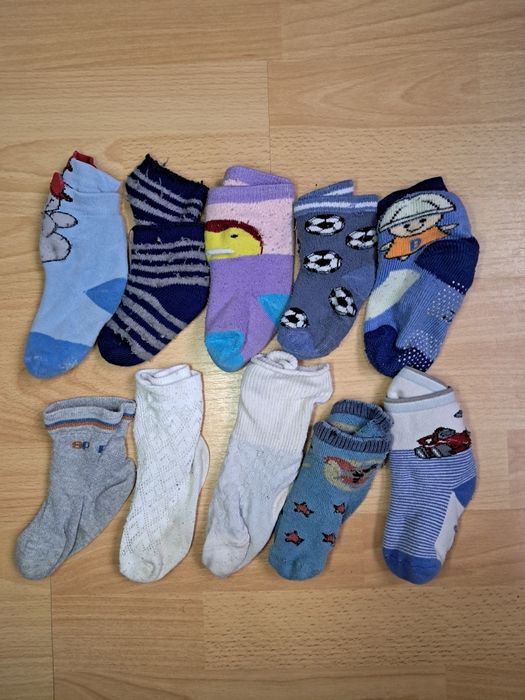 Віддам пакет носків 2-3 роки