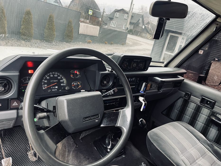 TOYOTA Land Cruiser 70 2.4 TDI