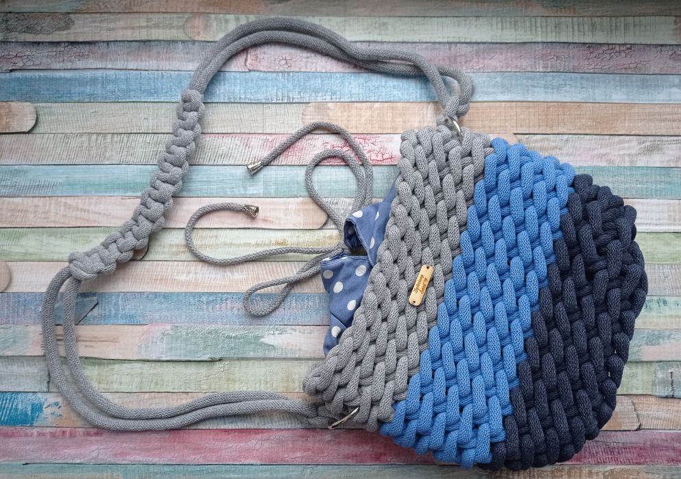 Trzykolorowa torebka worek ze sznurka handmade