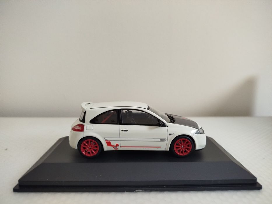 Miniatura Renault Megane RS 1/43 Nova