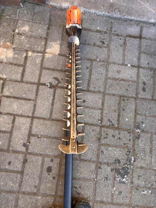 Nożyce do żywopłotu na wysięgniku stihl HLA 86 akumulatorowe