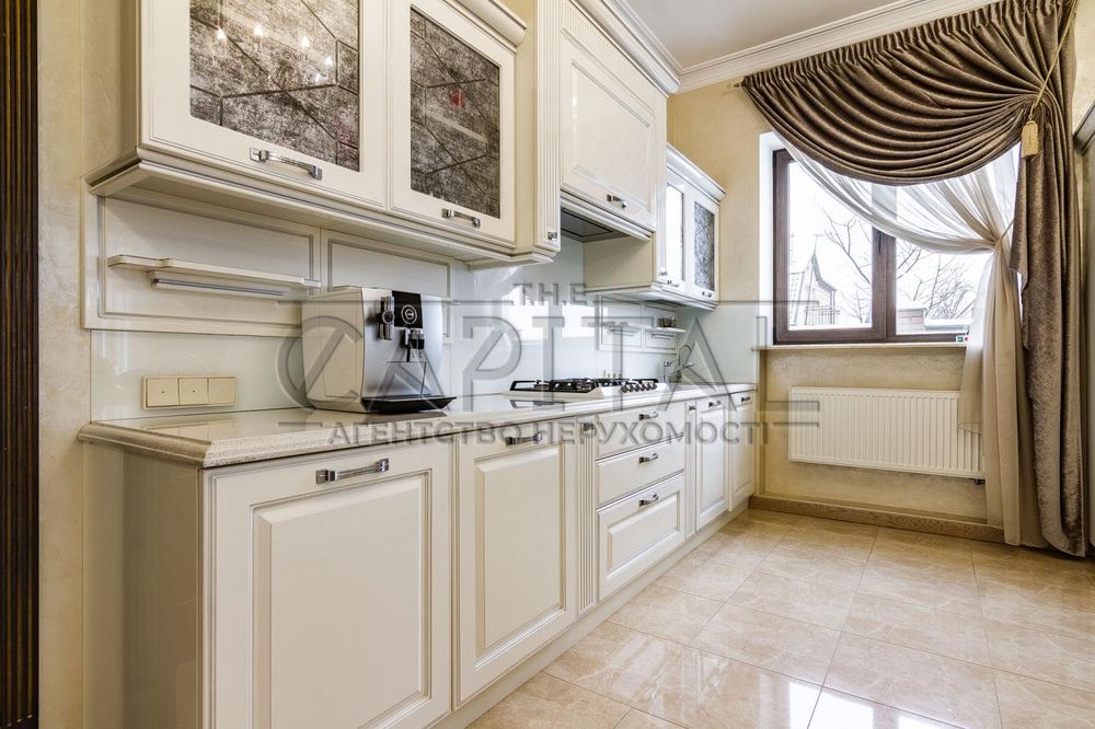 Продажа дома с бомбоубежищем, с. Хотов