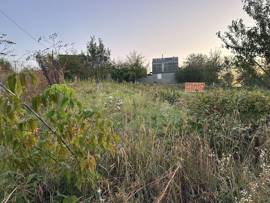 Продам дачну ділянку. Лезнево