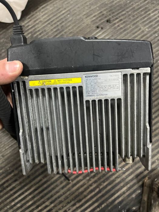 радиостанция Kenwood TK-7160M VHF-диапазона.