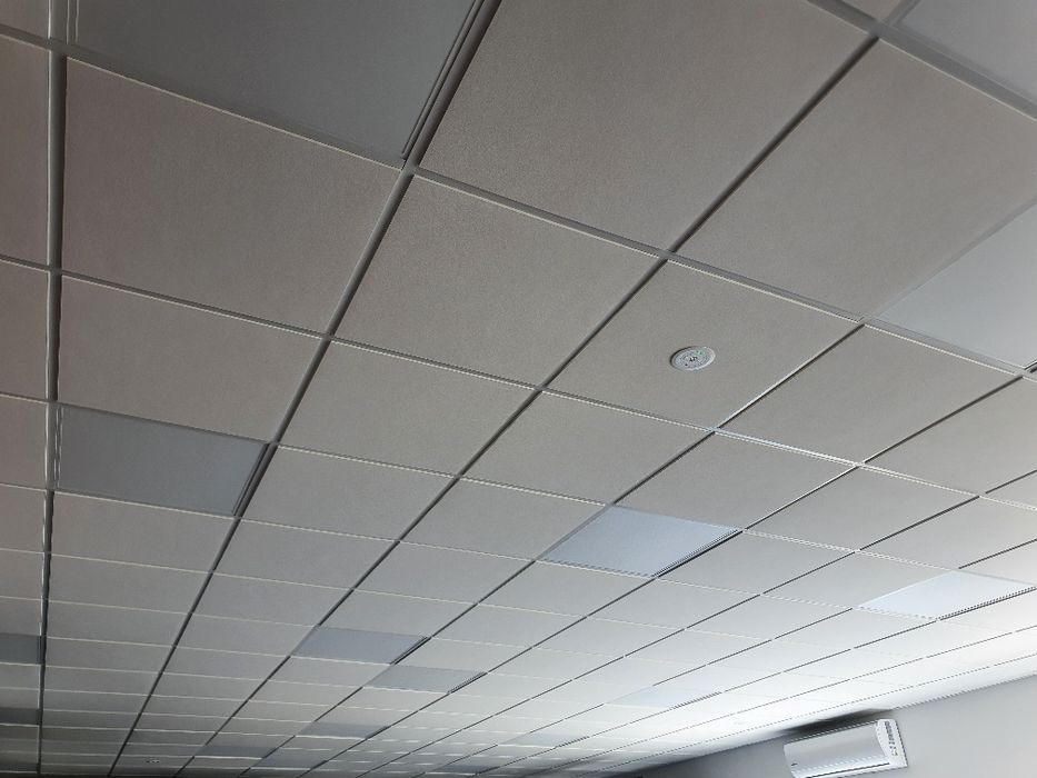 Montaż sufitów podwieszanych, systemowych owa