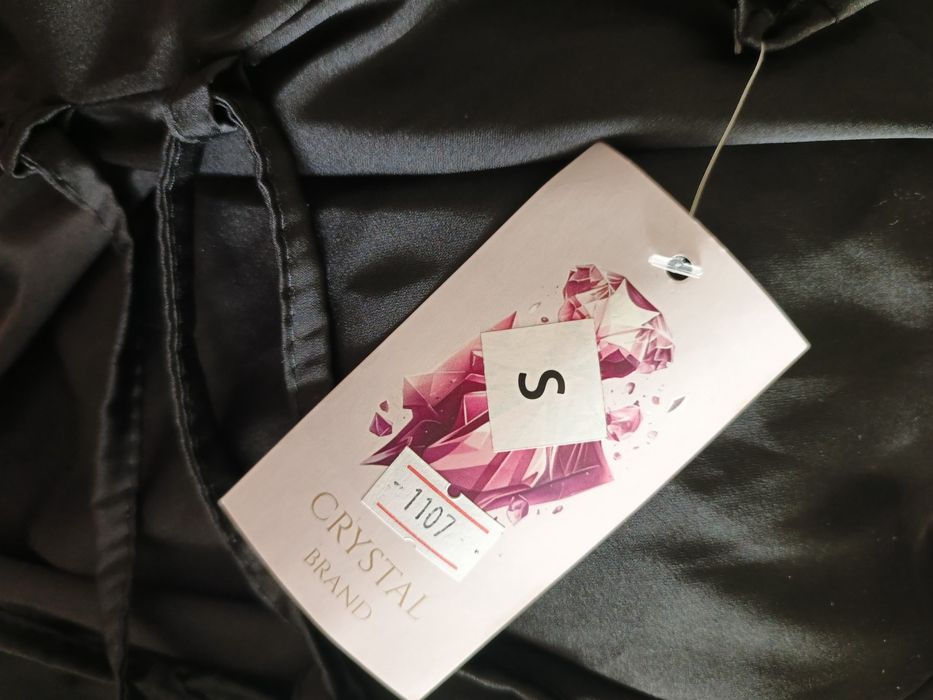 Шёлковое атласное платье на завязках, чёрное, вечернее, моделирующее