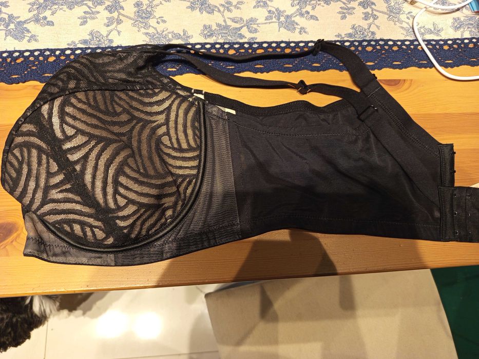 Biustonosz luvlette 100E czarny koronkowy miękki biustonosz nowy