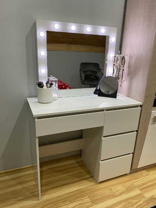 biała toaletka dla dziewczynki kosmetyczna z lustrem LED NOWA