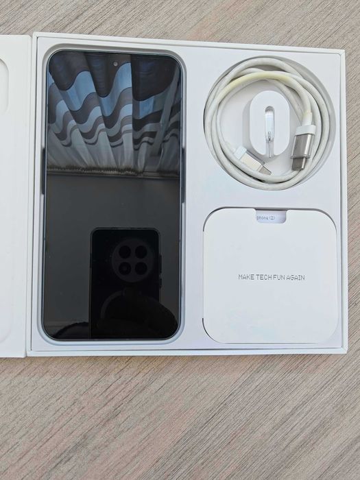 Продаю Nothing Phone 2, 512 ГБ вбудованої пам'яті та 12 ГБ оперативної.