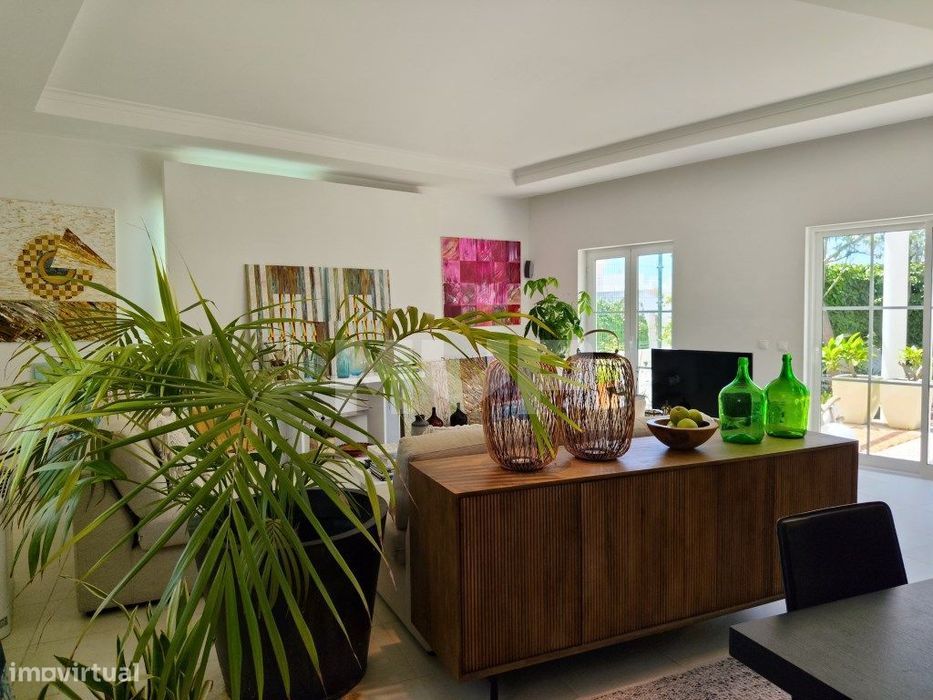 Moradia V3+1 com jardim em zona tranquila de Albufeira