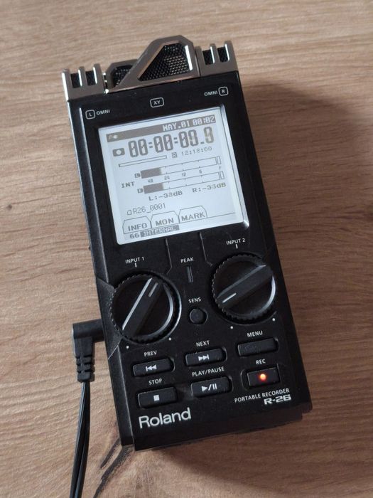 Roland R-26 – Profesjonalny rejestrator dźwięku / Field Recorder + Zasilacz + Karta SD

Na