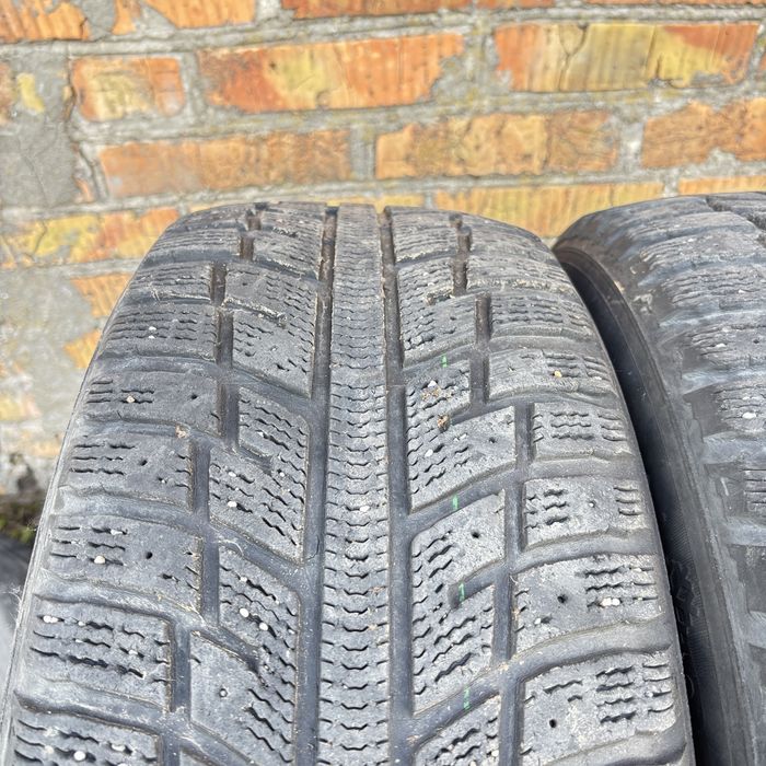 Шини зимові Kumho I'Zen KW22 235/60 R16