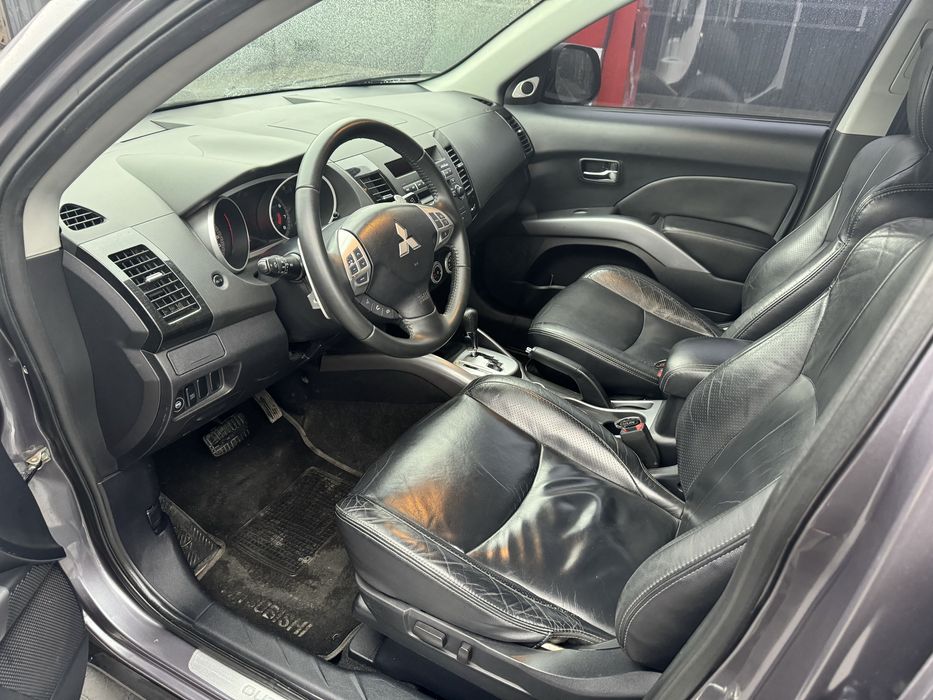 Outlander XL 2009 року обєм 3.0 газ/бензин