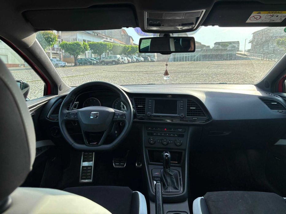SEAT Leon — fotografia 9