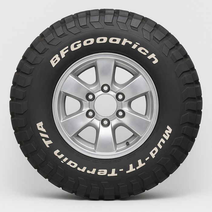 позашляхова шина BFGoodrich Mud-Terrain T/A KM2, розмір LT265/75 R16.