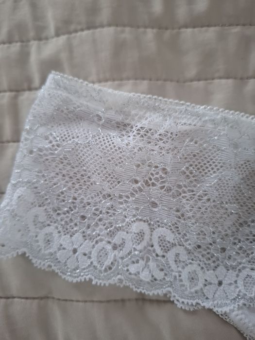 Nowe stringi Esotiq, rozm. M