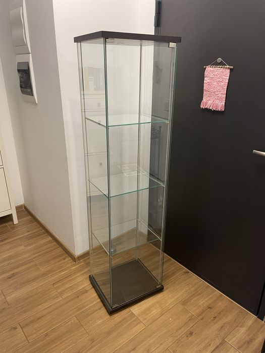 gablota witryna ikea detolf