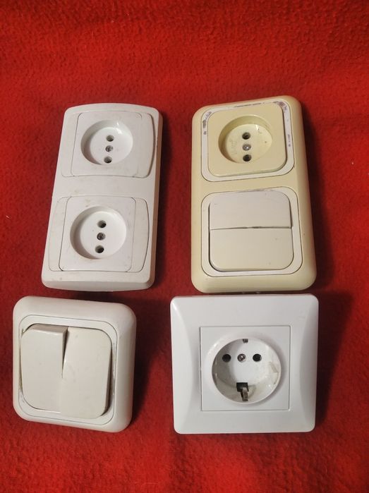 Белый выключатель.