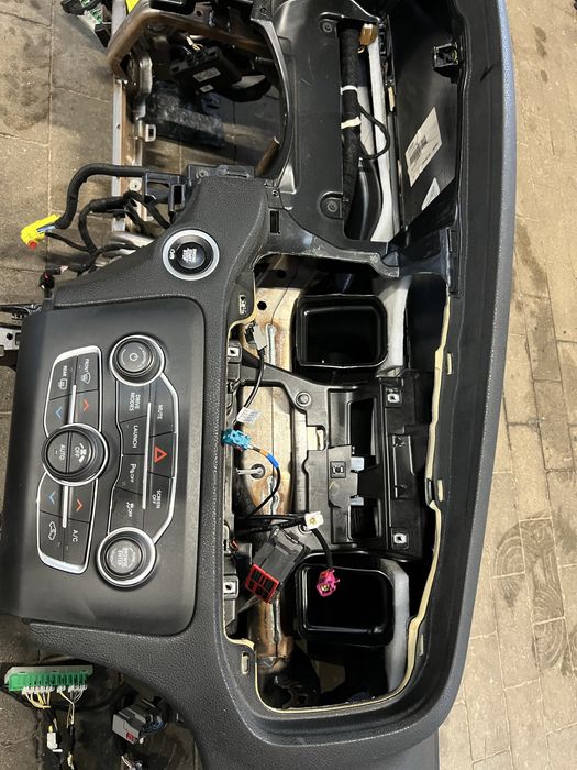 Deska rozdzielcza Dodge Charger 15+ OEM