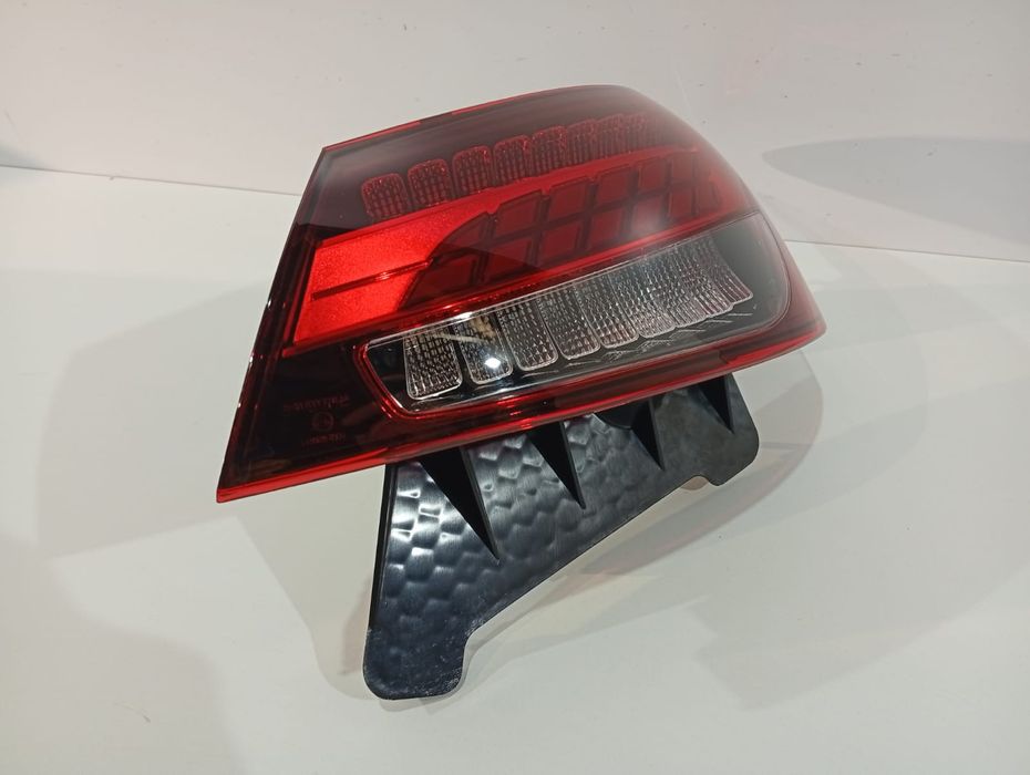 Lampa tylna prawa Mercedes E W213 LCI nowa 18286
