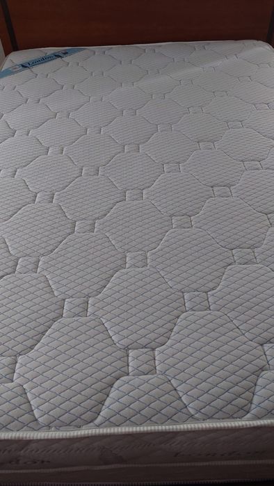 Vendo colchão de casal