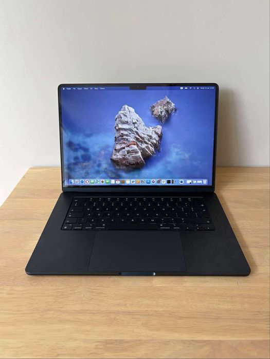 MacBook Air 15cal, M2, 2023r 8GB 246GB Północ