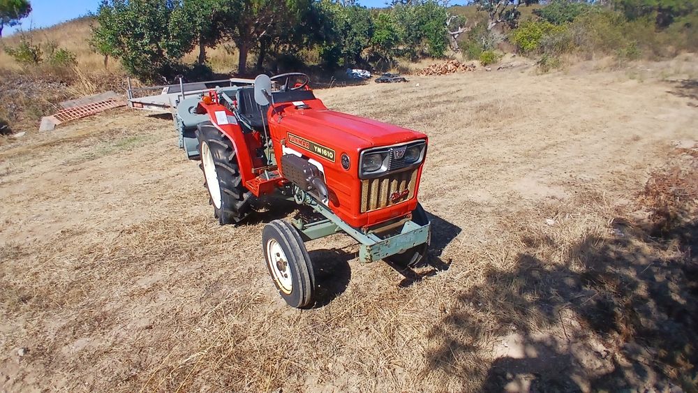 Mini trator yanmar