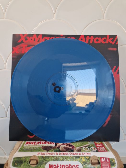 Massive Attack x Tom Waits - Boots On The Ground