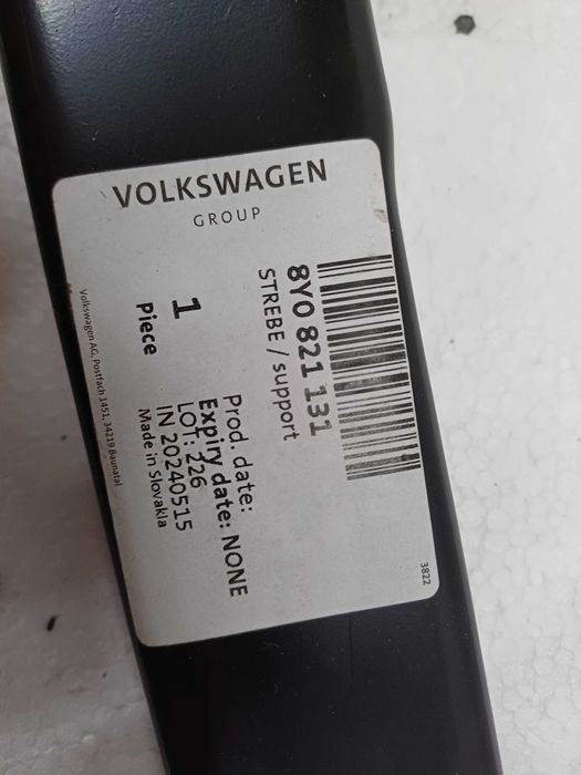mocowanie wspornik błotnika lewy audi a3 8y model 8y082.1131 nowe