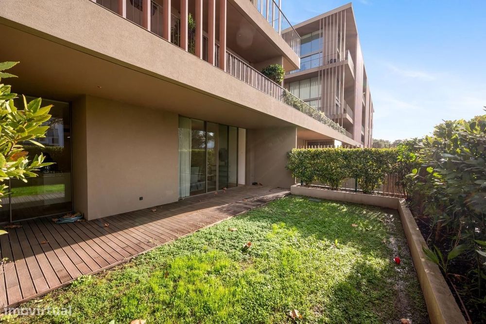 Apartamento T2 com jardim, Cascais