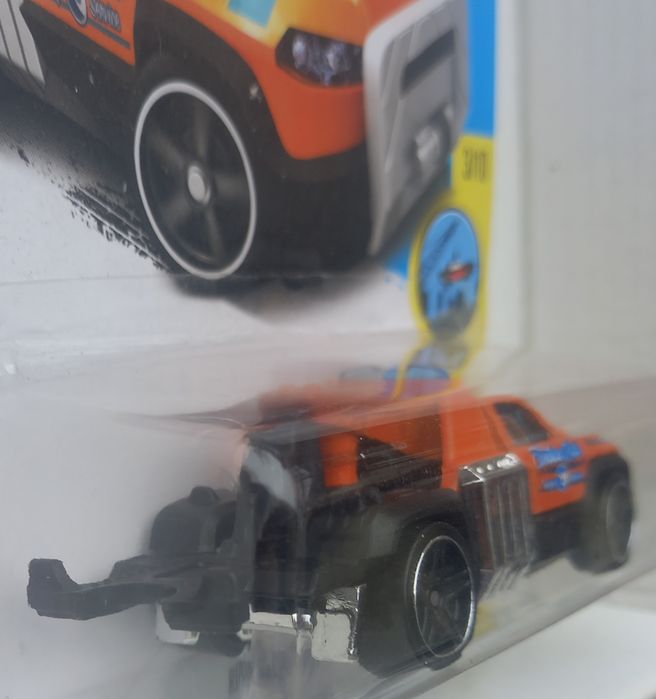 Hot wheels saiu no ano 2015 (TH Treasure Hunt)Repo Duty
