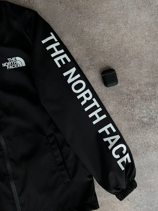 Чоловіча вітровка The North Face Premium