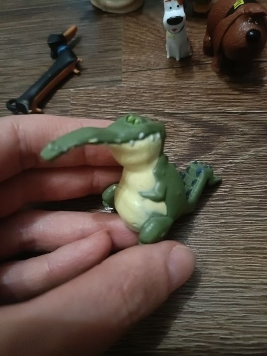 Дитячі фігурки різні