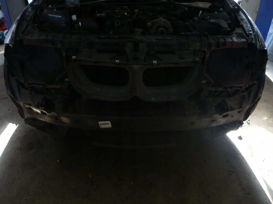 pas przedni komplet chłodnic wzmocnienie bmw serii 1 e81 2.0d