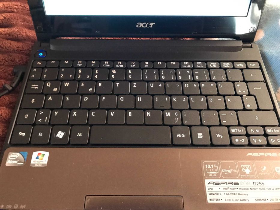 Нетбук Acer One D255