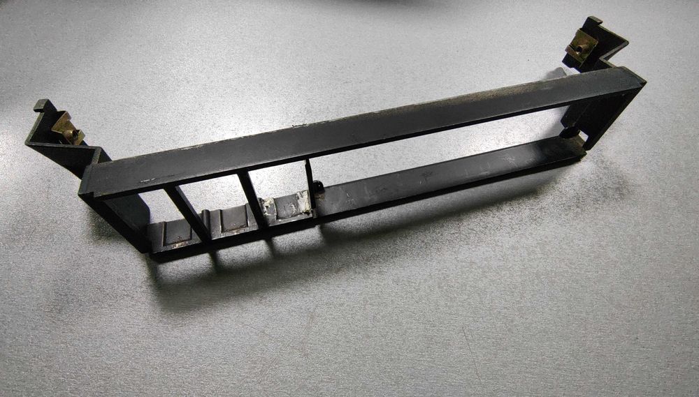 Рамка кнопок центральної консолі Audi 100 C3 / C4