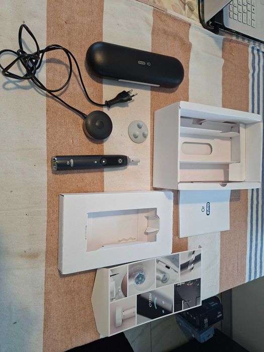 Szczoteczka magnetyczna ORAL-B iO 9 Czarny