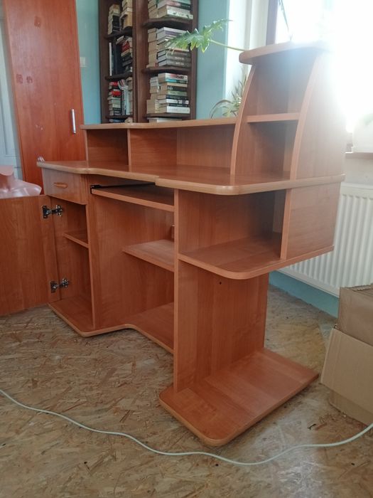 Funkcjonalne biurko do nauki i do pracy!!