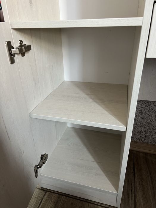 Перукарський стіл з дзеркалом та з тумбою. Стіл колориста.