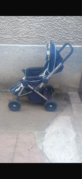 Каляска дитяча на гумових колесах