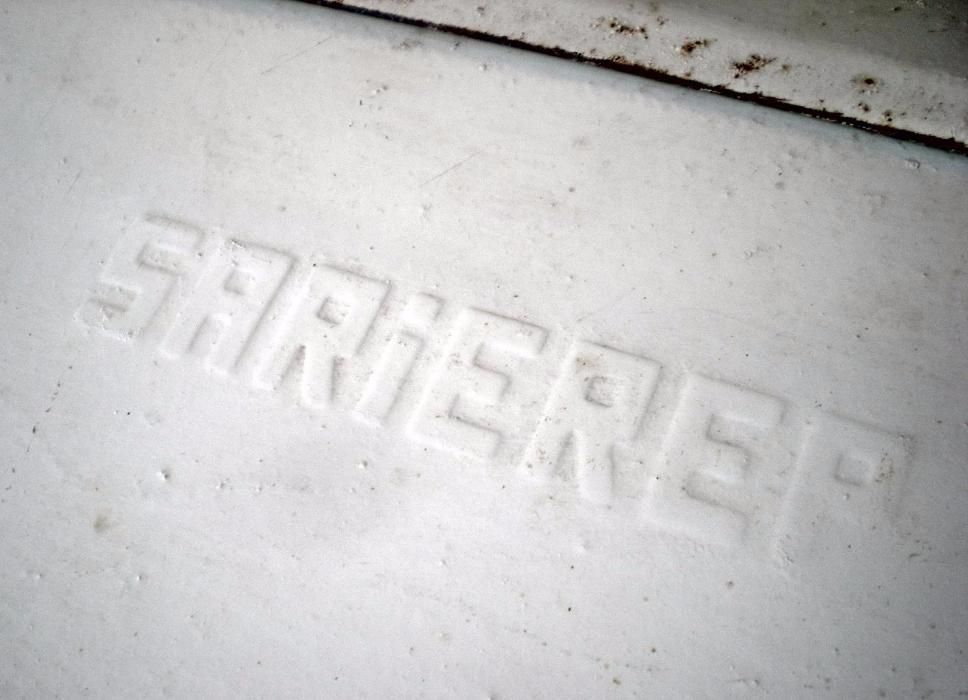 Caixa metálica de ferramentas Sarierep antiga metal vintage