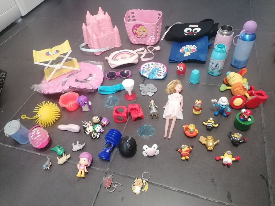 Brinquedos : minnions e outros : 50 peças