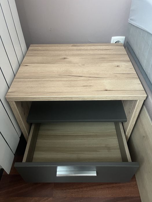 Cama de casal 140x190 + 2 mesas de cabeceira