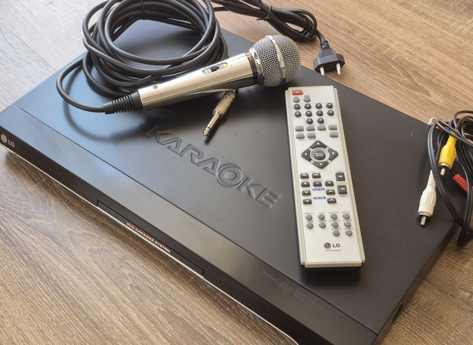 DVD плеєр LG з караоке