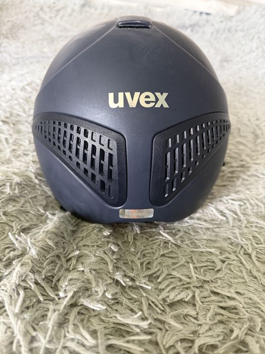 Kask Uvex exxential uszkodzony