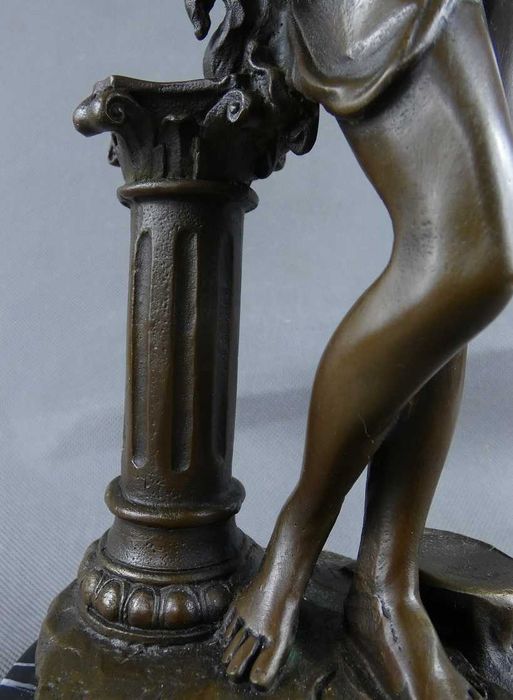 AKT Kobieta Bogini BRĄZ marmur figura RZEŹBA sygnowana 31 cm