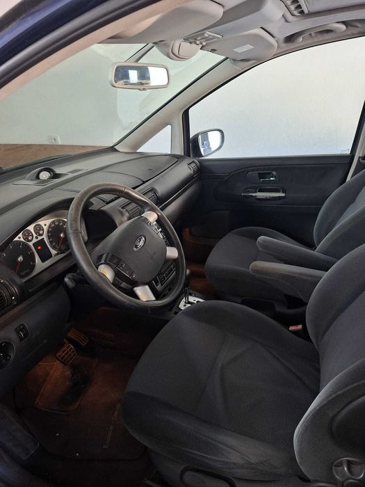 Ford Galaxy com caixa automática