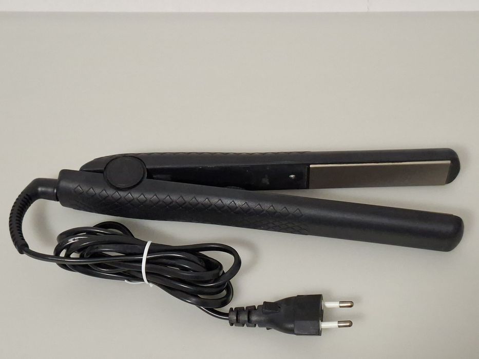 Placa alisamento de cabelo Titanium Novas